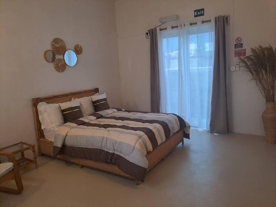 Appartement Paisible Avec Jardin & Piscine Albion Exterior foto